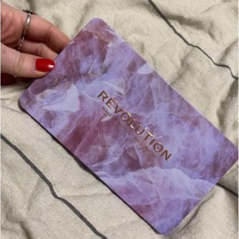 Revolution eyeshadow palette